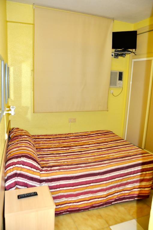 Hostal El Jardin Benidorm Szoba fotó
