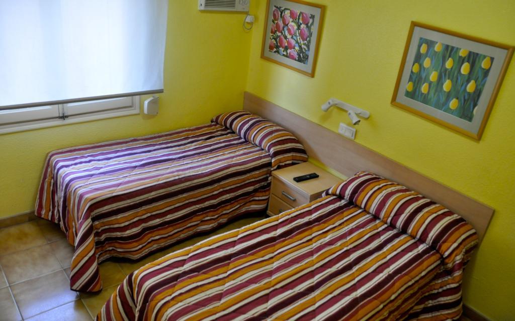 Hostal El Jardin Benidorm Szoba fotó
